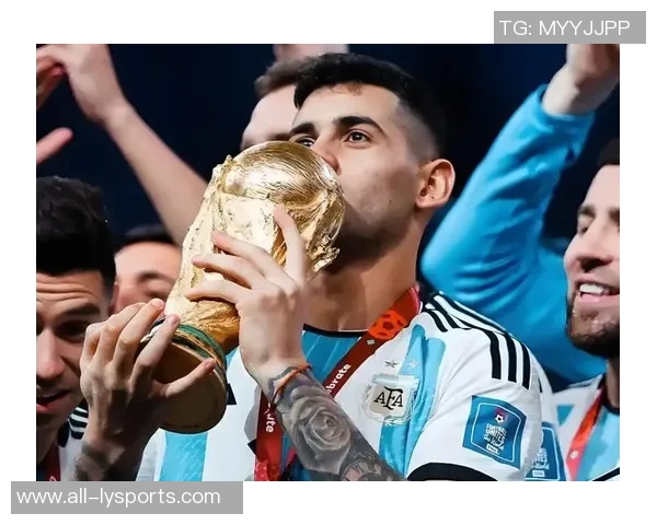 美国后卫麦肯齐谈波帅期望希望能效仿罗梅罗的踢球风格